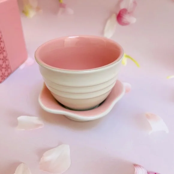 Le Creuset Tea Cup With Flower Saucer(reserve for seashelly) - Picture 9 of 11